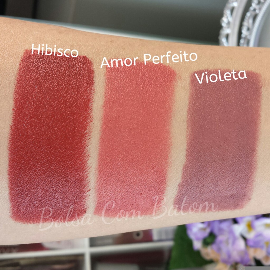 Cores: Hibisco; Amor Perfeito e Violeta.
